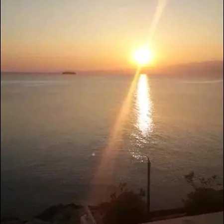 Sunset Apartment *